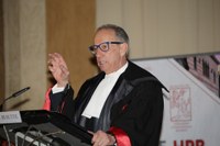 Ronald W. Busuttil durante la sua Lectio magistralis