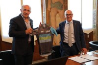 Da sinistra Moreno Argentin e Roberto Pinton con la maglia dell'AIRace (foto Elisa Biancolino)