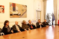 Diversi attori progetto presenti alla firma