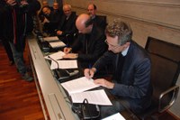 La sottoscrizione del documento in sede Crui