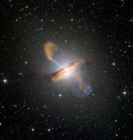 Raggi cosmici di altissima energia dalla galassia Centaurus A. (foto Nasa)