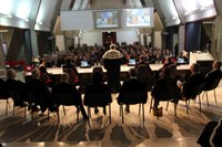 La cerimonia dal palco dei docenti