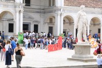 Laureati in piazza Libertà durante il Job Breakfast