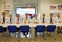 Robiony (quarto da sinistra) e il team della Clinica maxillo-facciale di Udine