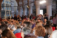 Il pubblico sotto la Loggia del Lionello