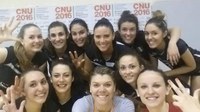 La squadra di volley, medaglia di bronzo