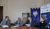 Da sinistra il preside dell'Istituo Canossiano, Stefano De Marchi, il prorettore dell'Ateneo di Udine, Roberto Pinton, il direttore dell'Istituto, Andrea Vitulli, la delegata all'orientamento e tutorato dell'Ateneo, Laura Rizzi