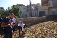 Ricognizione di un campo nel villaggio di Bdebba con posizionamento via GPS portatile