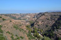 Vista della valle attraversata dal fiume Abu Ali